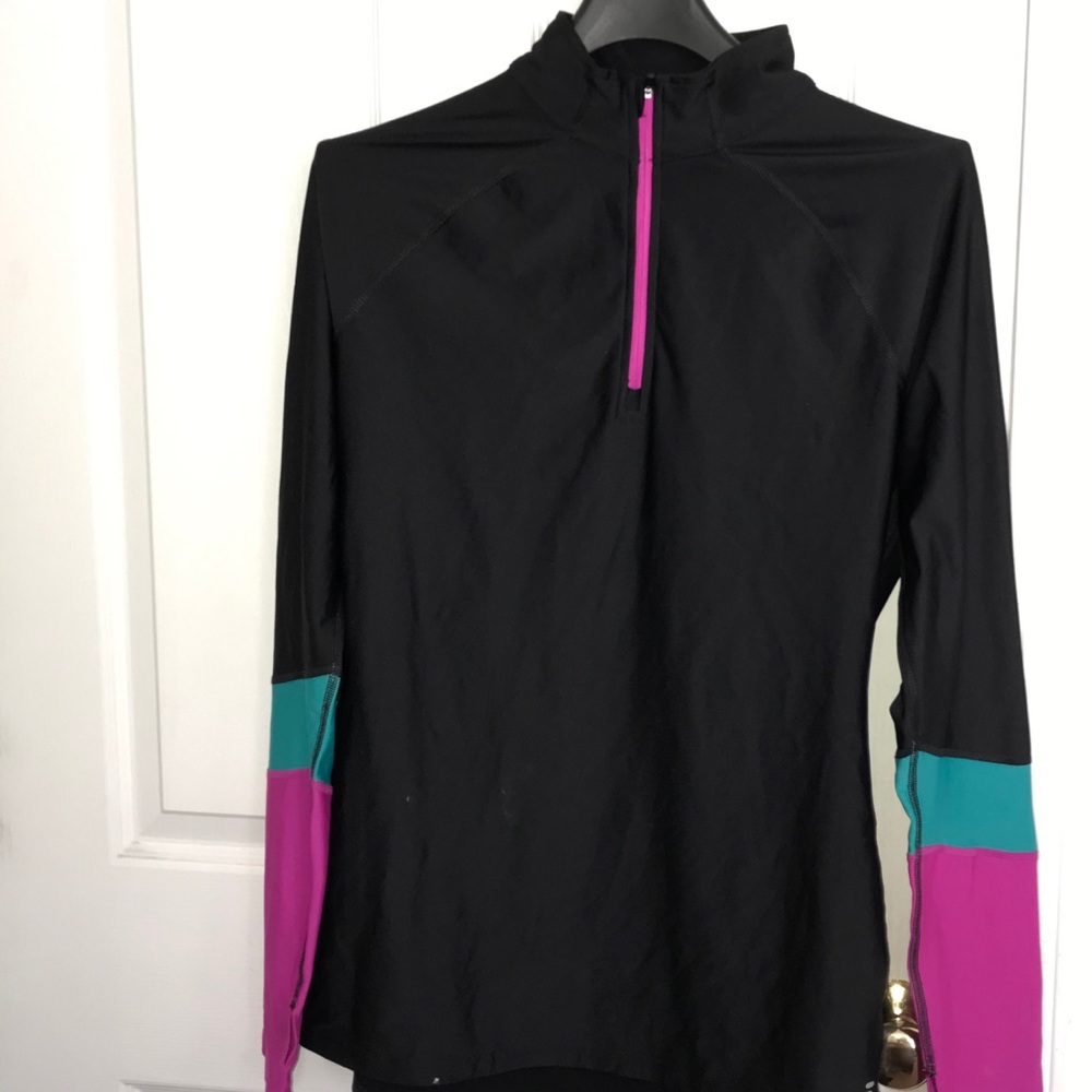 Women’s workout top